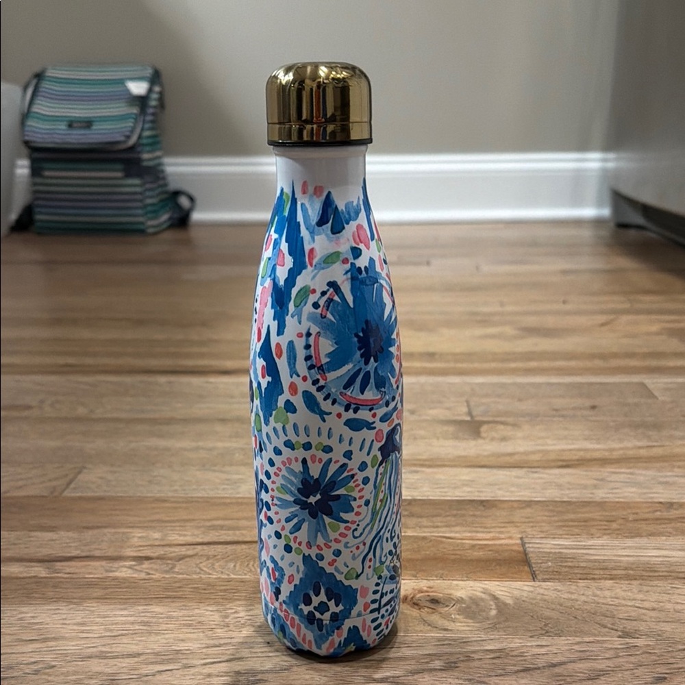 Lilly Pulitzer SWELL bottle